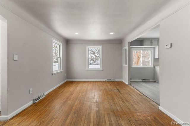 28643 Beechwood Street, Garden City, MI 48135