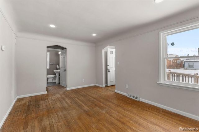 28643 Beechwood Street, Garden City, MI 48135