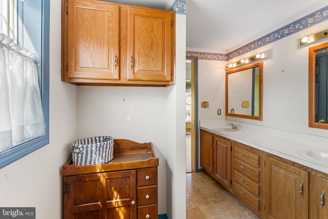 229 HORSESHOE DR, Garnet Valley, PA 19060