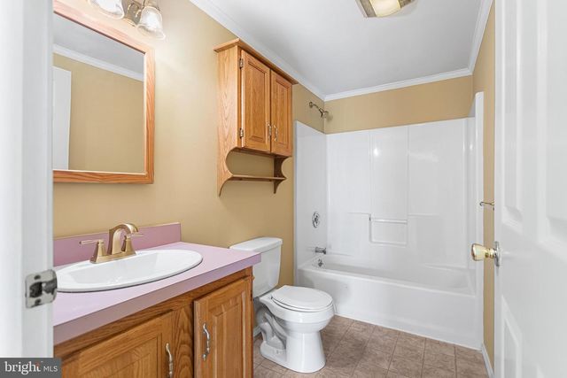 229 HORSESHOE DR, Garnet Valley, PA 19060