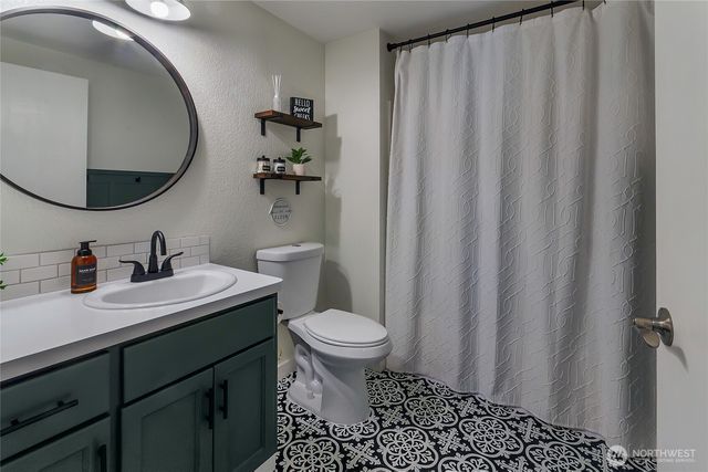 6102 189th Loop SW, Rochester, WA 98579