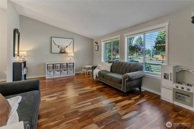 6102 189th Loop SW, Rochester, WA 98579