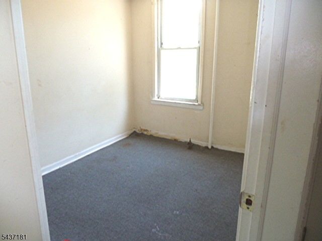 557 Magnolia Ave, Elizabeth City, NJ 07206