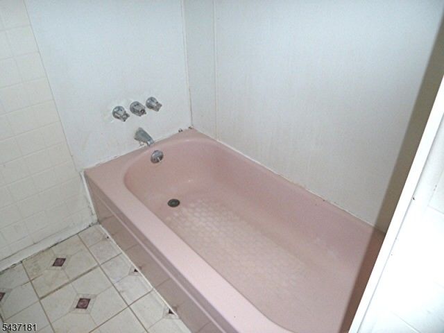 557 Magnolia Ave, Elizabeth City, NJ 07206