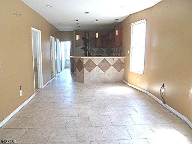 557 Magnolia Ave, Elizabeth City, NJ 07206