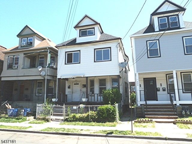 557 Magnolia Ave, Elizabeth City, NJ 07206
