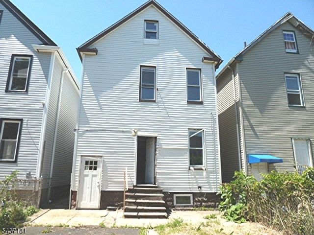 557 Magnolia Ave, Elizabeth City, NJ 07206