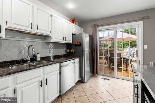 309 PARKLAWN CT, Lancaster, PA 17601