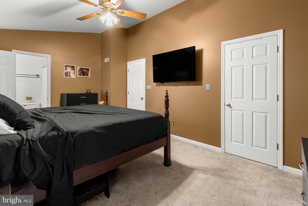 Image 13 of property listing at 309 PARKLAWN CT, Lancaster, PA 17601