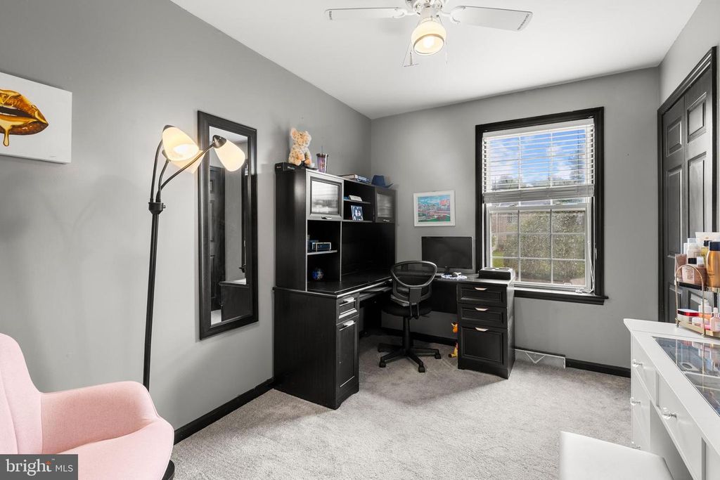 Image 16 of property listing at 309 PARKLAWN CT, Lancaster, PA 17601