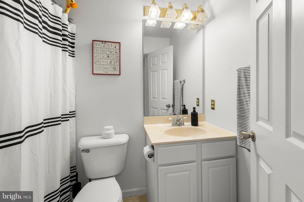 Image 18 of property listing at 309 PARKLAWN CT, Lancaster, PA 17601