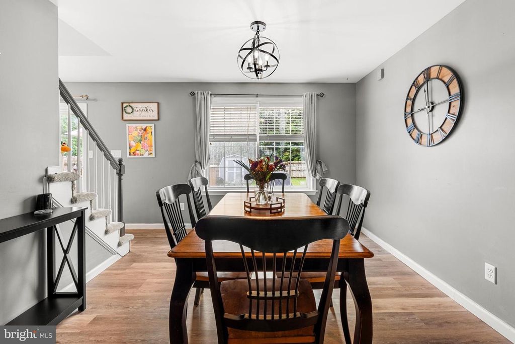 Image 7 of property listing at 309 PARKLAWN CT, Lancaster, PA 17601