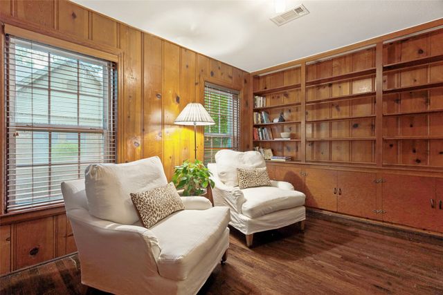 2321 Primrose Avenue, Fort Worth, TX 76111