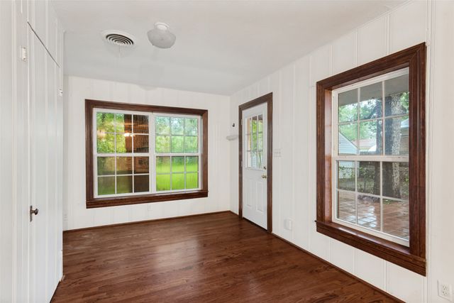 2321 Primrose Avenue, Fort Worth, TX 76111