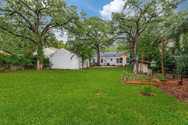 2321 Primrose Avenue, Fort Worth, TX 76111