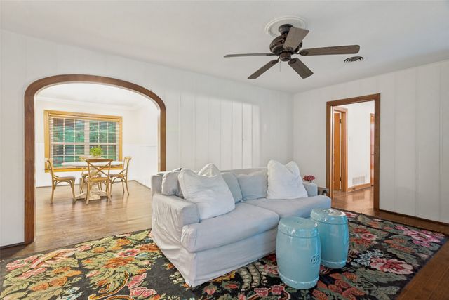 2321 Primrose Avenue, Fort Worth, TX 76111