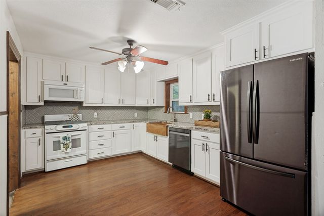 2321 Primrose Avenue, Fort Worth, TX 76111