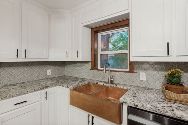 2321 Primrose Avenue, Fort Worth, TX 76111