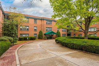5825 Fifth Ave A1, Shadyside, PA 15232