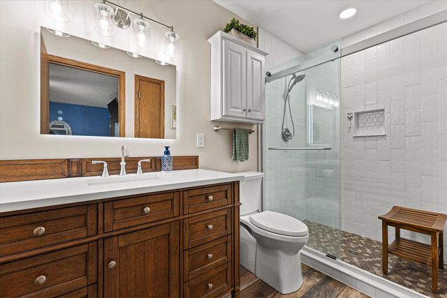 W255S6620 Oakdale DRIVE, Waukesha, WI 53189