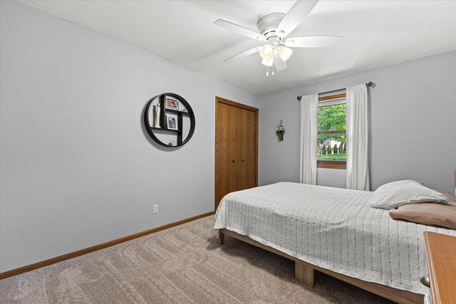 W255S6620 Oakdale DRIVE, Waukesha, WI 53189