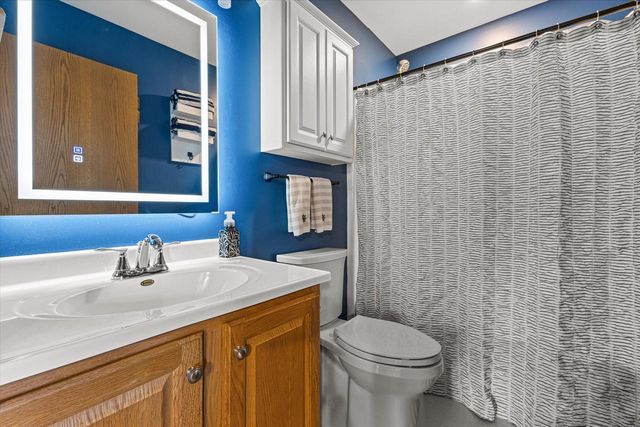 W255S6620 Oakdale DRIVE, Waukesha, WI 53189