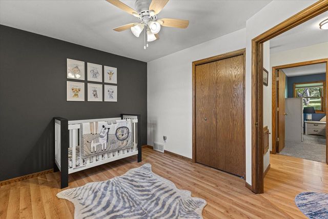 W255S6620 Oakdale DRIVE, Waukesha, WI 53189