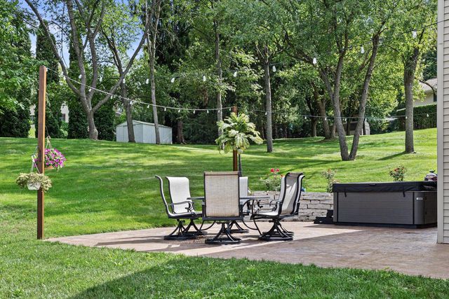 W255S6620 Oakdale DRIVE, Waukesha, WI 53189