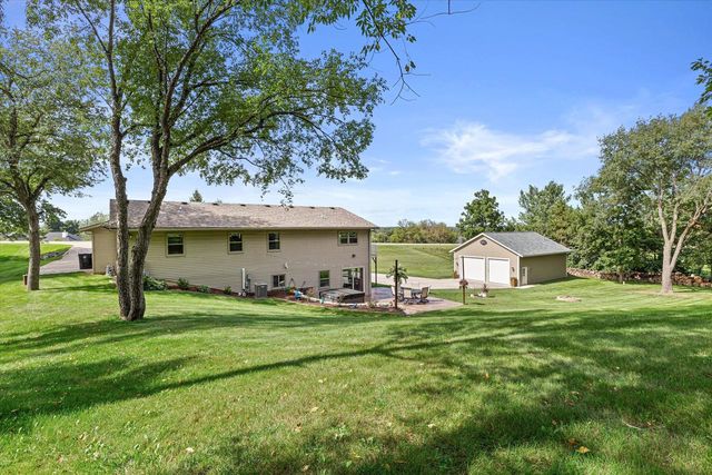W255S6620 Oakdale DRIVE, Waukesha, WI 53189