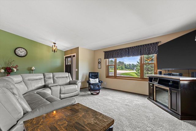 W255S6620 Oakdale DRIVE, Waukesha, WI 53189