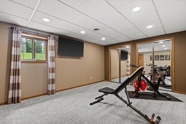 W255S6620 Oakdale DRIVE, Waukesha, WI 53189