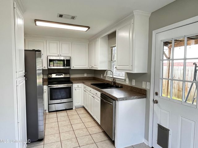 1043 Spanish Oak Boulevard, Florence, MS 39073