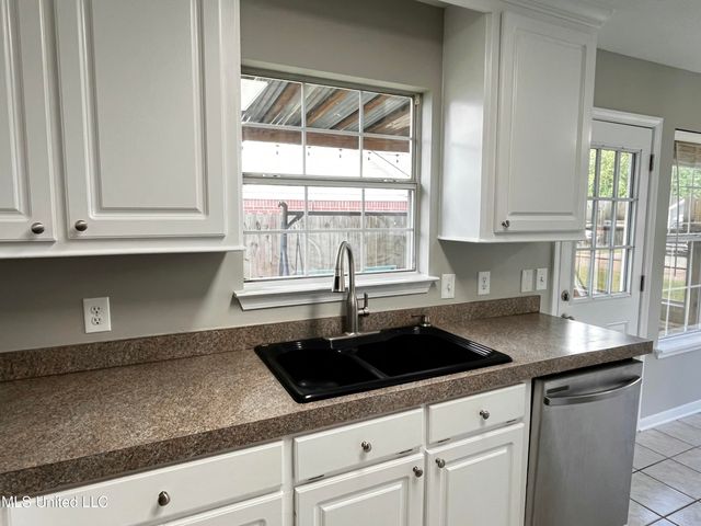 1043 Spanish Oak Boulevard, Florence, MS 39073
