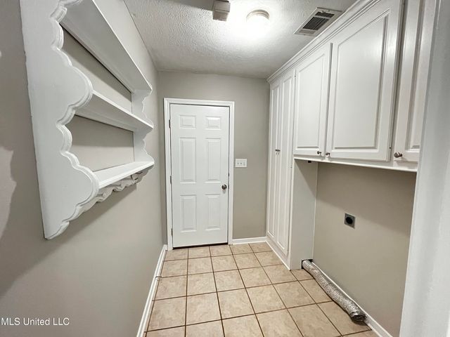 1043 Spanish Oak Boulevard, Florence, MS 39073