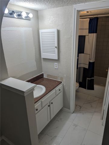 2310 Bamboo Drive J201, Arlington, TX 76006