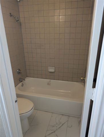 2310 Bamboo Drive J201, Arlington, TX 76006