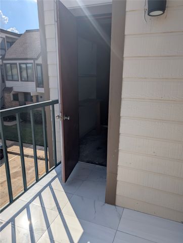 2310 Bamboo Drive J201, Arlington, TX 76006