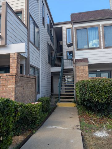 2310 Bamboo Drive J201, Arlington, TX 76006