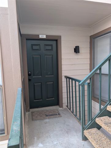 2310 Bamboo Drive J201, Arlington, TX 76006