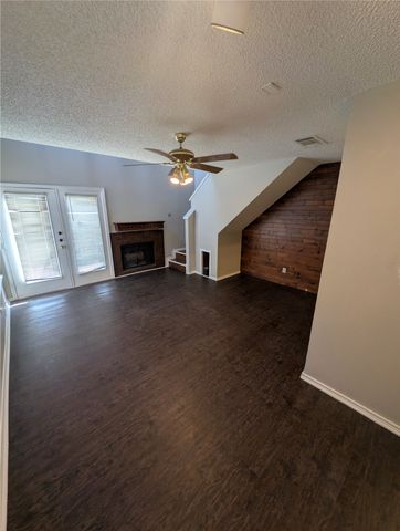 2310 Bamboo Drive J201, Arlington, TX 76006