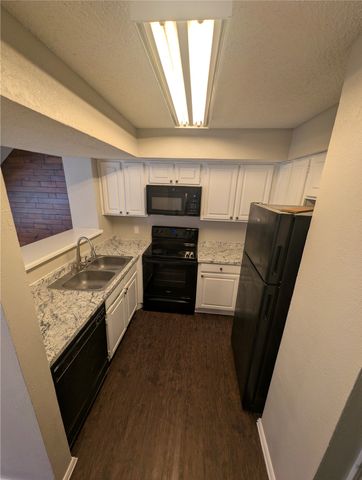 2310 Bamboo Drive J201, Arlington, TX 76006
