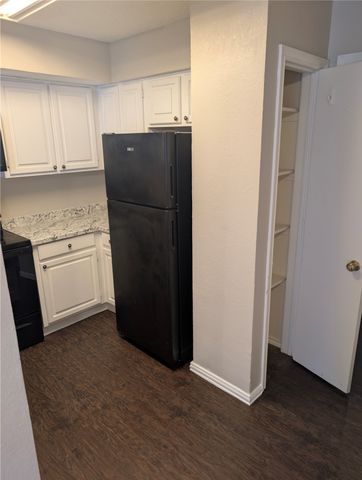 2310 Bamboo Drive J201, Arlington, TX 76006