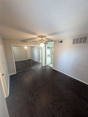 2310 Bamboo Drive J201, Arlington, TX 76006