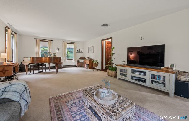 39 Old Carriage Road, Portland, CT 06480