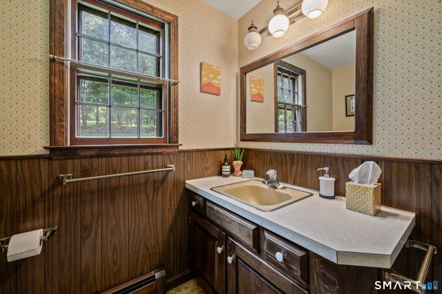 39 Old Carriage Road, Portland, CT 06480