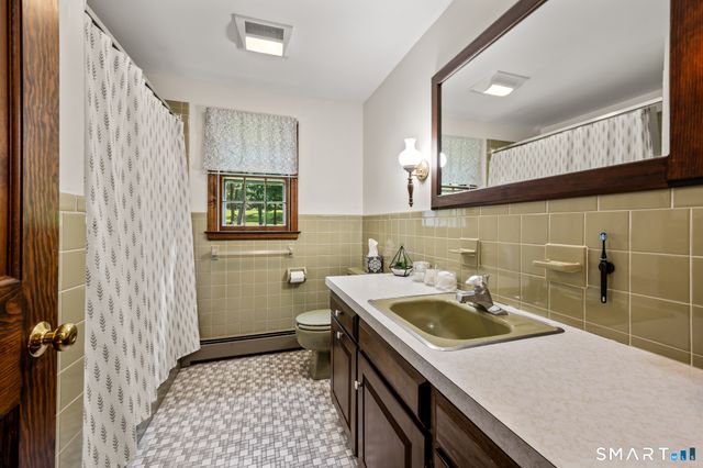 39 Old Carriage Road, Portland, CT 06480