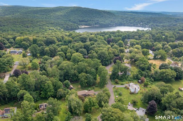 39 Old Carriage Road, Portland, CT 06480