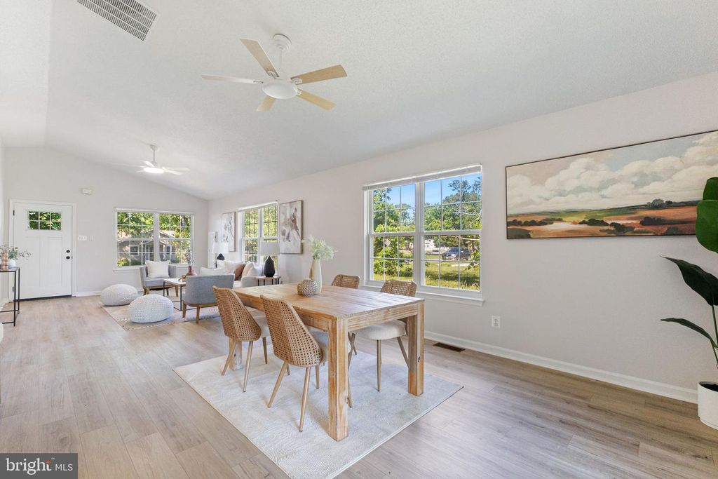 Image 10 of property listing at 12350 NEALE SOUND DR, Cobb Island, MD 20625