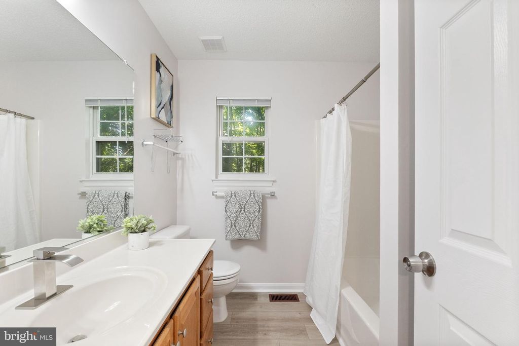 Image 19 of property listing at 12350 NEALE SOUND DR, Cobb Island, MD 20625