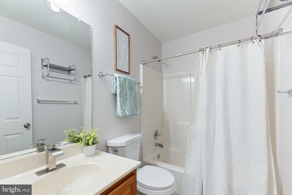 Image 27 of property listing at 12350 NEALE SOUND DR, Cobb Island, MD 20625
